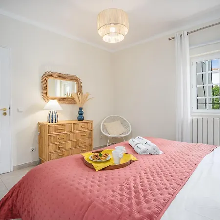 Apartment Host Wise - Luxurious Pool & Jacuzzi Hideaway *