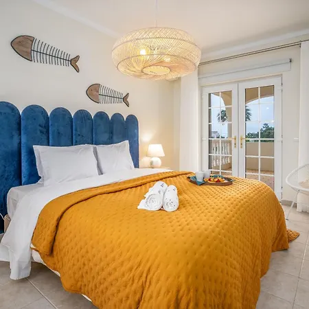 Apartment Host Wise - Luxurious Pool & Jacuzzi Hideaway