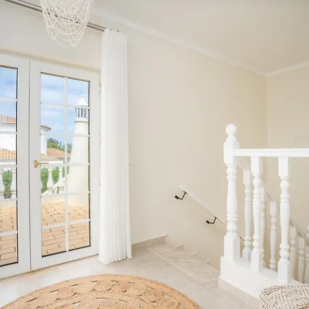 Host Wise - Luxurious Pool & Jacuzzi Hideaway Carvoeiro (Lagoa)