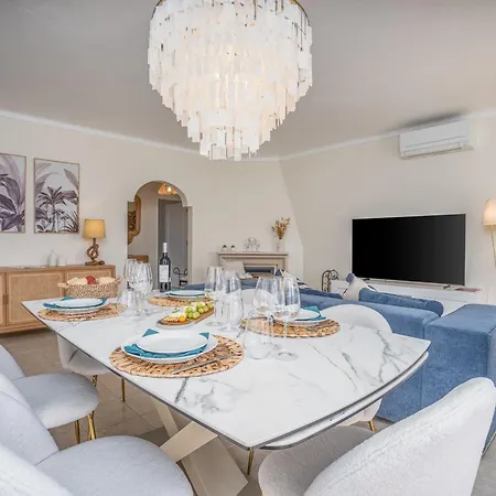 Apartment Host Wise - Luxurious Pool & Jacuzzi Hideaway