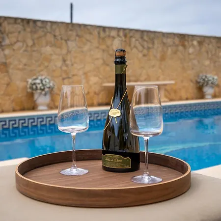 Διαμέρισμα Host Wise - Luxurious Pool & Jacuzzi Hideaway Καρβοέιρο