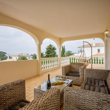 Διαμέρισμα Host Wise - Luxurious Pool & Jacuzzi Hideaway